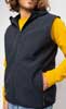  Giacca gilet tecnica softshell 3 strati ecosostenibile riciclata Adulto Unisex Black Spider senza maniche, impermeabile, interno pile, con cappuccio etichetta strappabile, tinta unita BS556 Rainy S/L 725BS1A E3Ssport.it Stampa RicamoE3Ssport  E3S